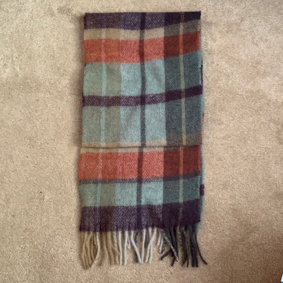 LOFT Accessories - LOFT blanket Scarf